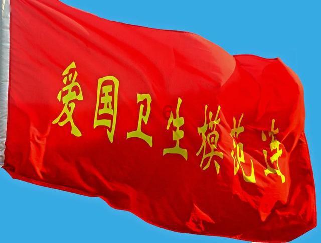 长痘有4宜吃4少吃，搭配1内服，痘嘎嘎消，后悔没早知道！